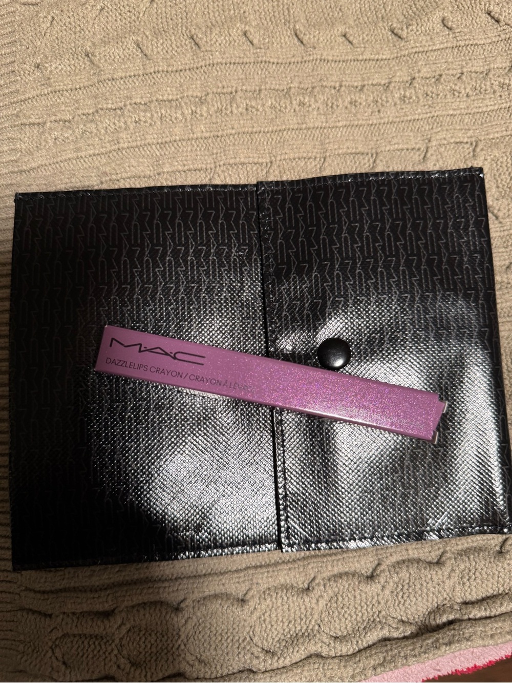 MAC Cosmetics Dazzlelips Crayon in Lunar Violet